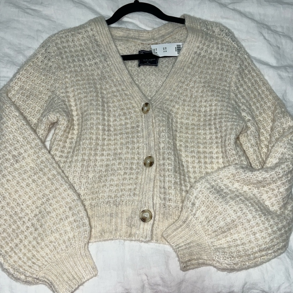 Abercrombie cream waffle cardigan - NWT size M